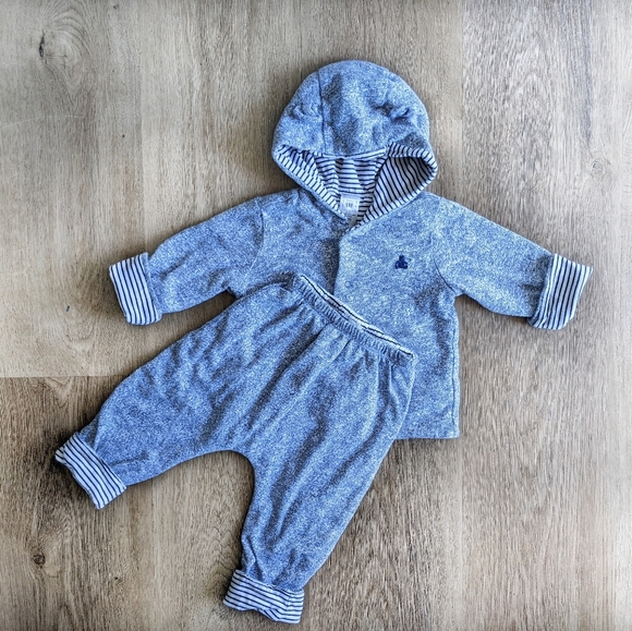 6-12 Months Baby Gap Sweatshirt + Pants - Picture 1 of 1